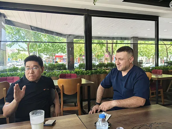 El equipo de DISAI visita a clientes en Turquía
