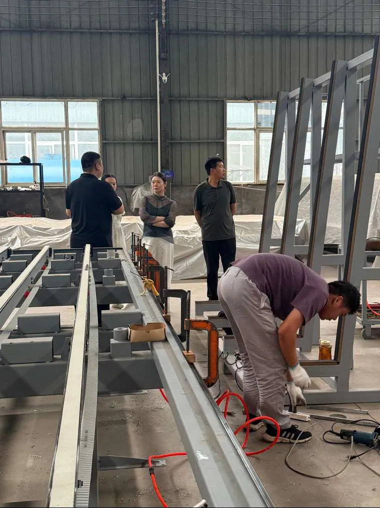 DISAI Welcomes Distinguished Guests, Striving Forward Together with Xinzhou—Customers from Xinzhou, Shanxi Visit Our Factory for Glass cutting Machine Inspection to Deepen Cooperation and Seek Common Development